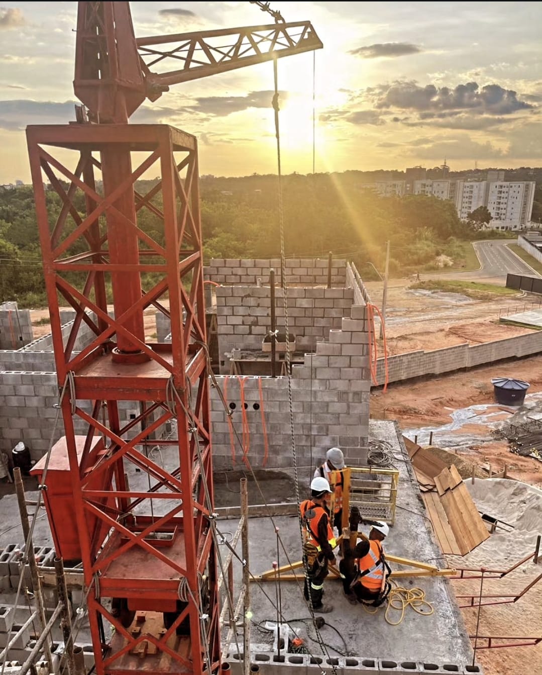 ELEVADOR CREMALHEIRA EM MANAUS
